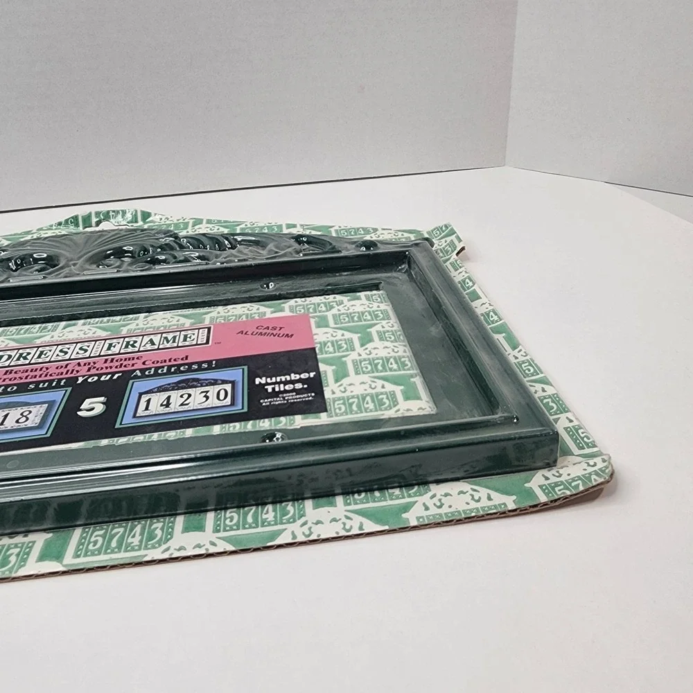 1998 Capital Products Ornate Green House Address Plaque Cast Aluminum New Sealed